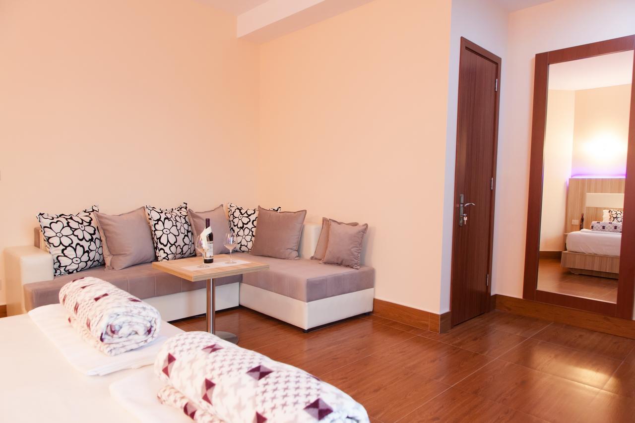 Hotel Blue Moon Ulcinj Exterior foto